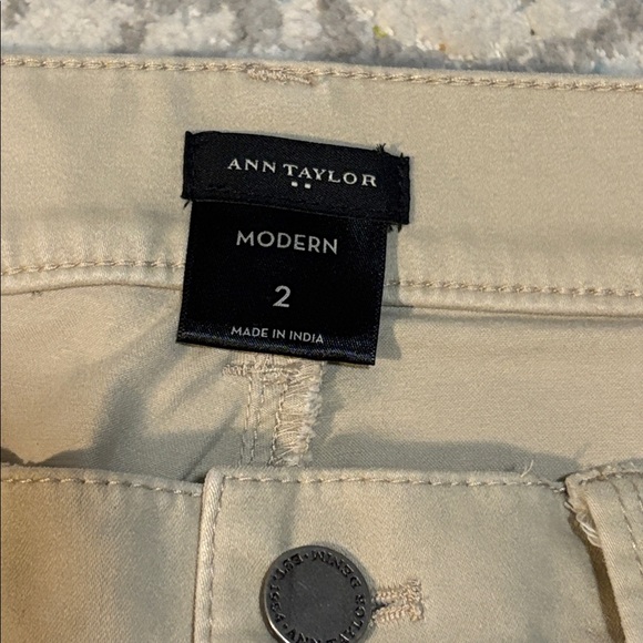 Ann Taylor • Modern Fit Skinny Jeans - Picture 4 of 7